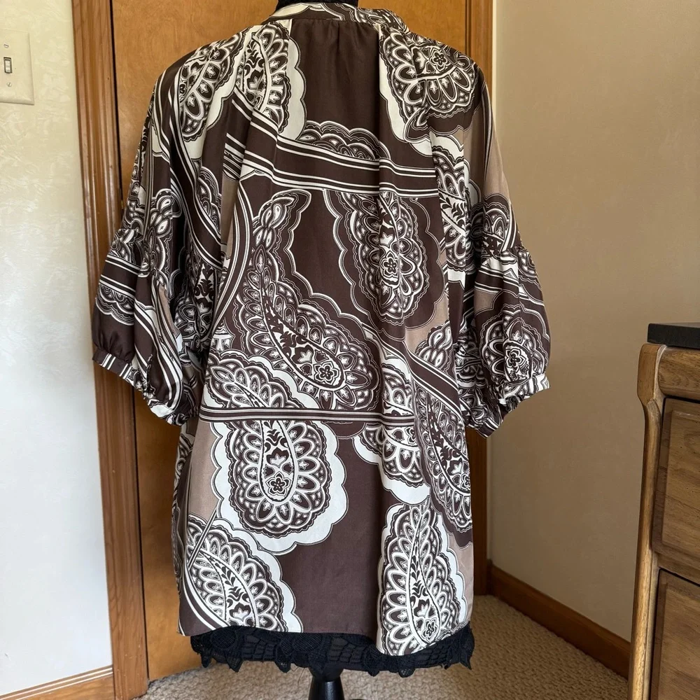 Banana Republic Brown and Off White Paisley Silk Short Sleeve Blouse Top